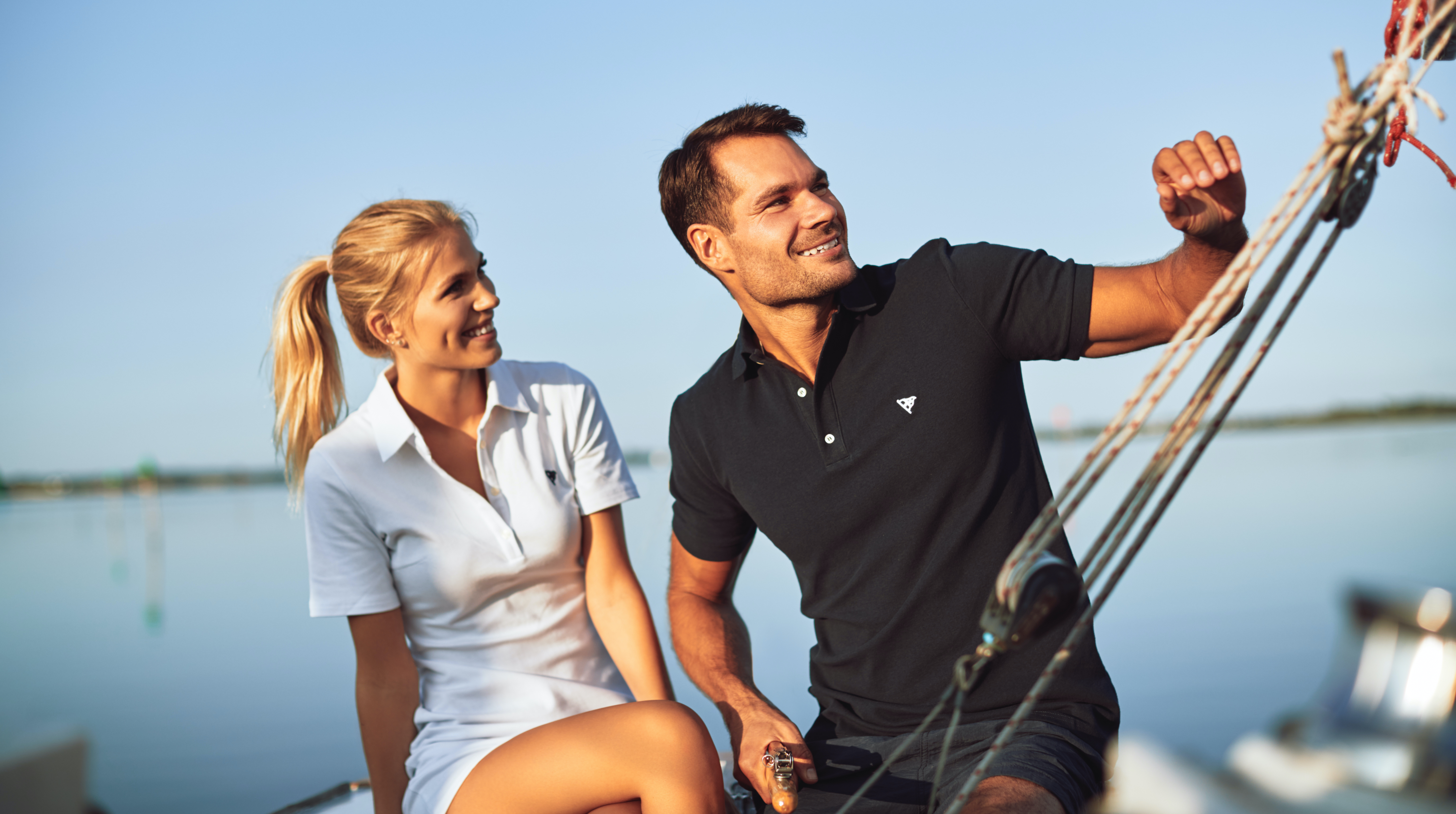 Seasonsail couple sailing lookbook